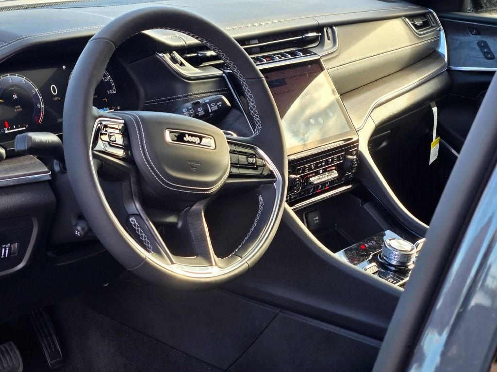 2025 Jeep Grand Cherokee Overland - Photo 23