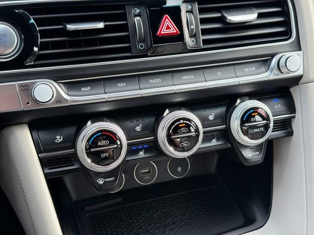 2023 GENESIS G70 Standard - Photo 17
