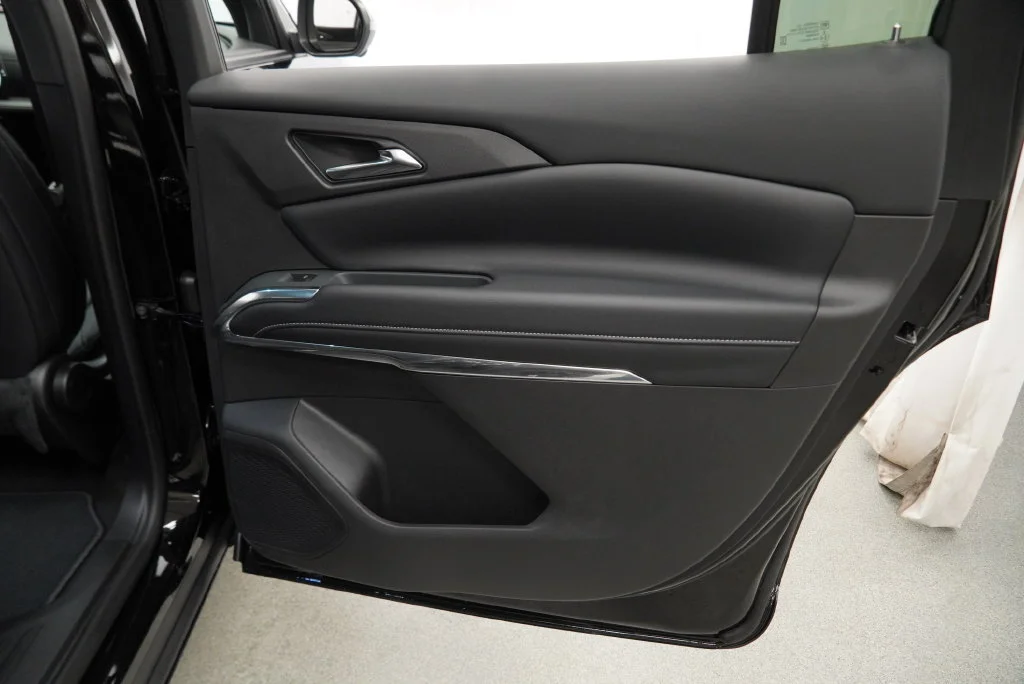 New 2027 Mosaic Black Metallic Chevrolet LT image 35