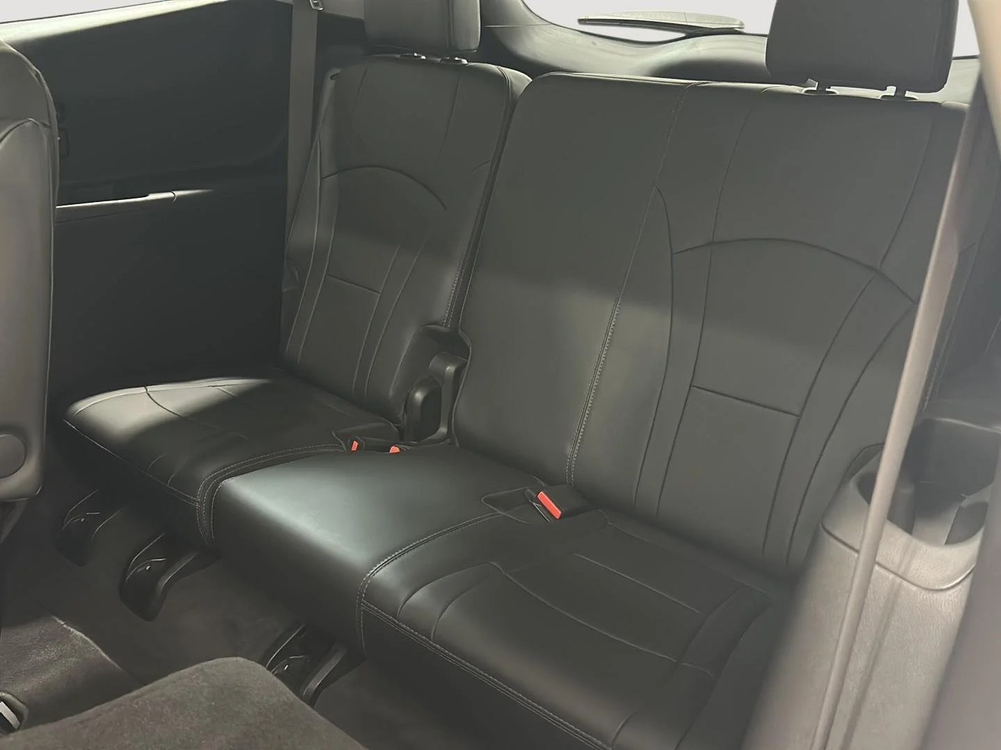 Used 2020 WHITE FROST TRICOAT Buick Avenir image 20