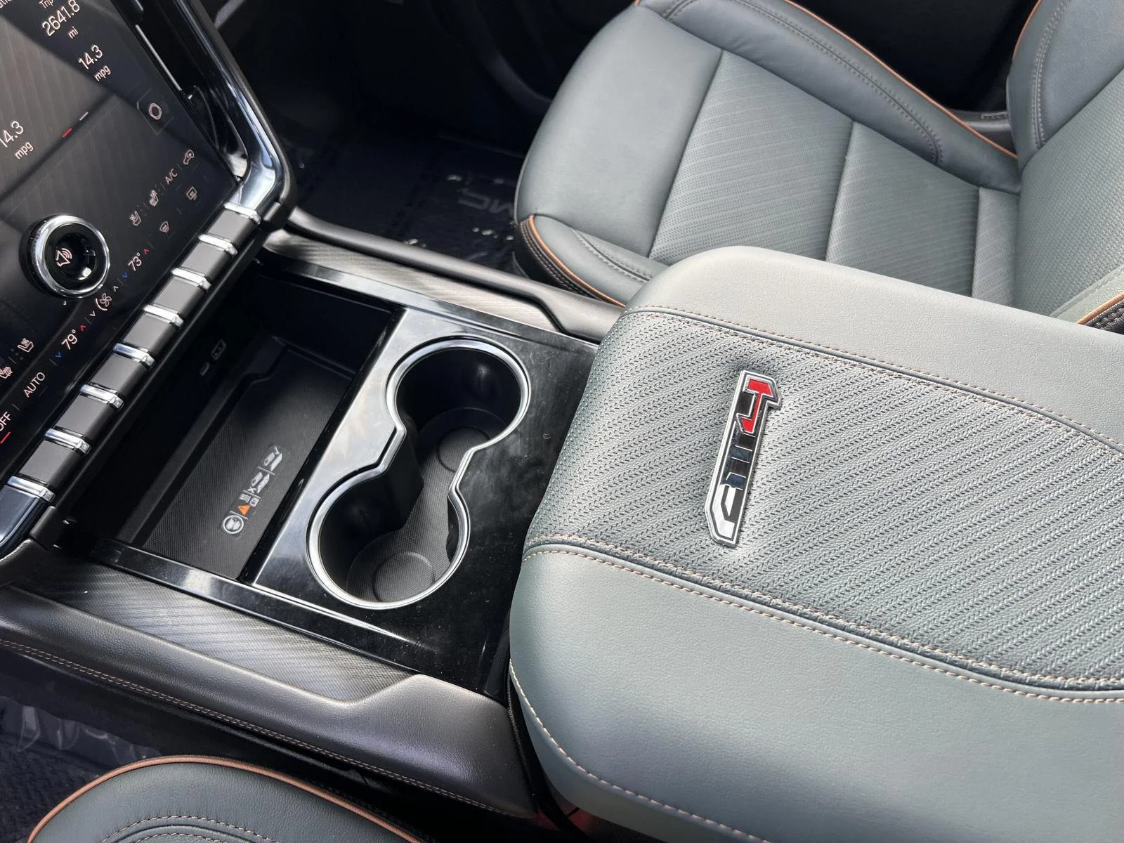 2026 GMC Yukon XL AT4 - Photo 30