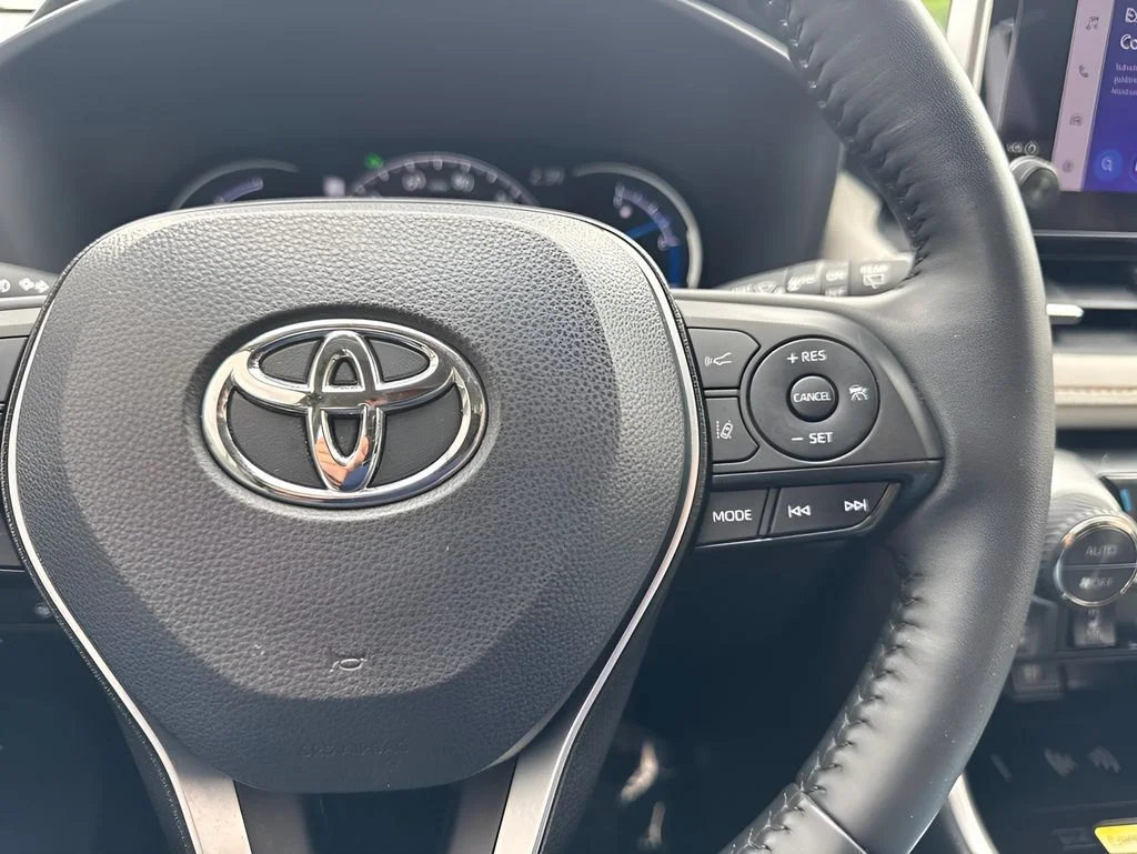 Used 2023 Beige Toyota XLE Premium image 16