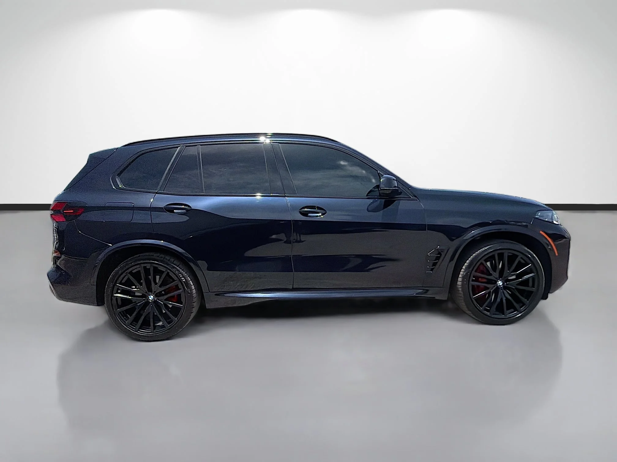 Certified Used 2025 Carbon Black Metallic BMW xDrive40i image 2