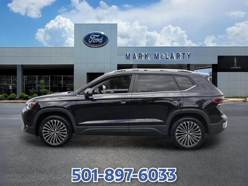 Used 2025 BLACK Volkswagen SE FWD image 2