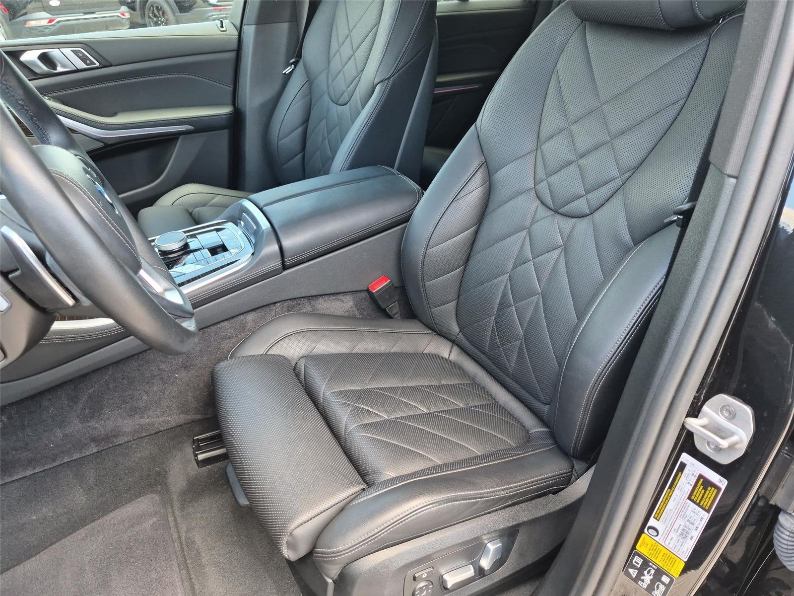 Used 2024 Black Sapphire Metallic BMW xDrive40i image 18