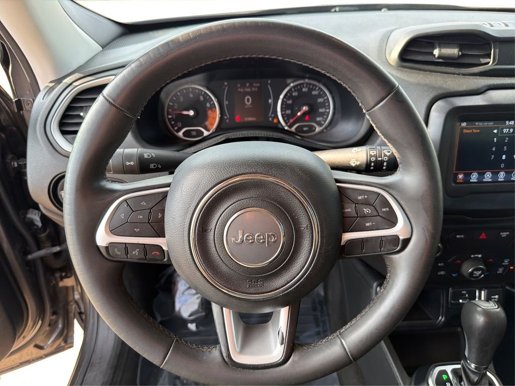Used 2018 Granite Crystal Metallic Clearcoat Jeep Latitude image 17