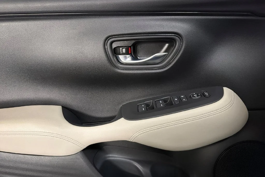 Used 2023  Honda LX image 15