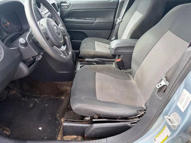Used 2014 Winter Chill Pearlcoat Jeep Sport image 9