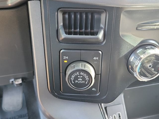 New 2026 Agate Black Metallic Ford XLT image 12