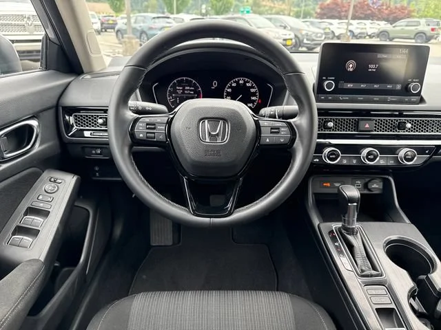 Used 2022  Honda EX image 12
