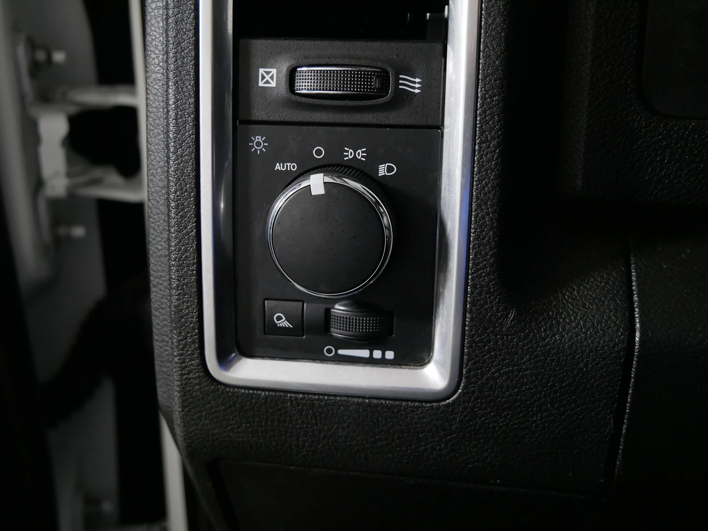 Used 2023 Bright White Clearcoat Ram SLT image 26