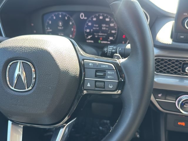 Used 2023 White Acura  image 17