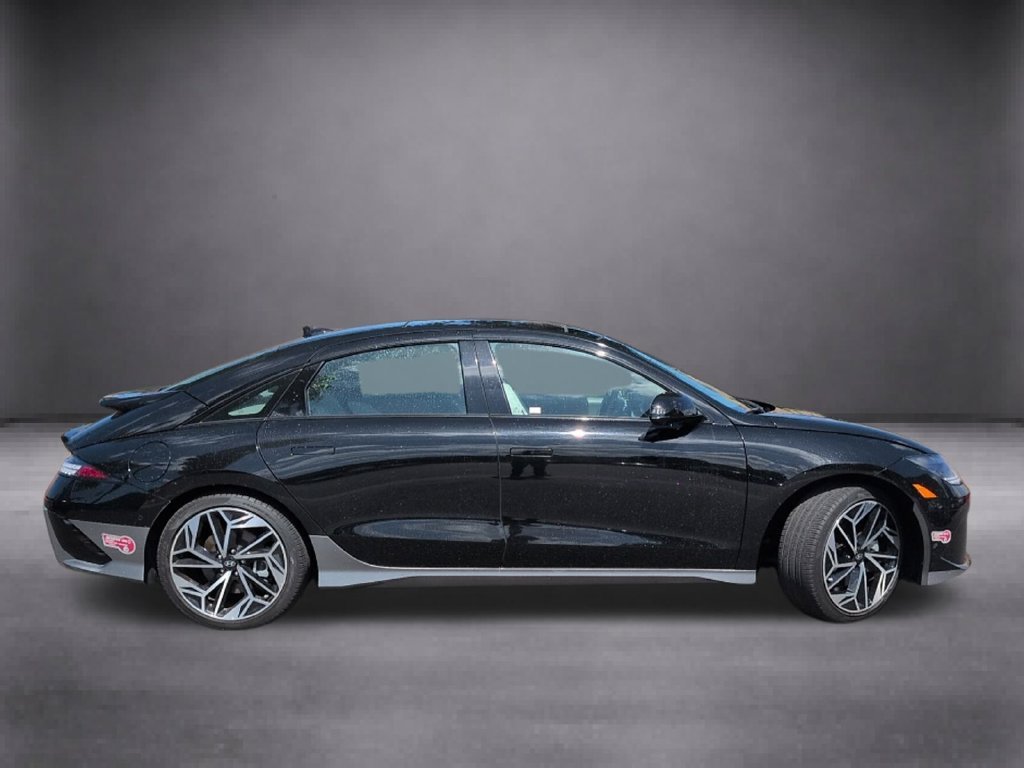 Used 2023 Black Hyundai Limited image 9