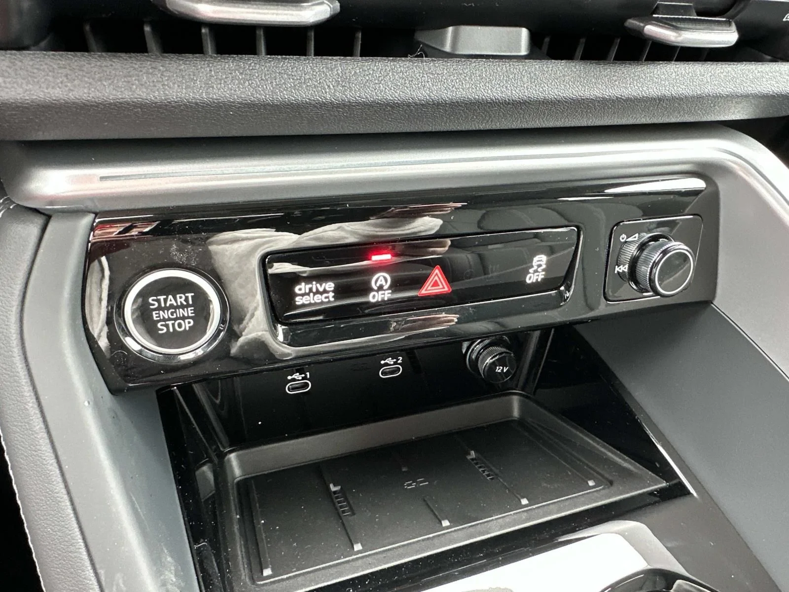 Used 2025 Black Audi  image 21