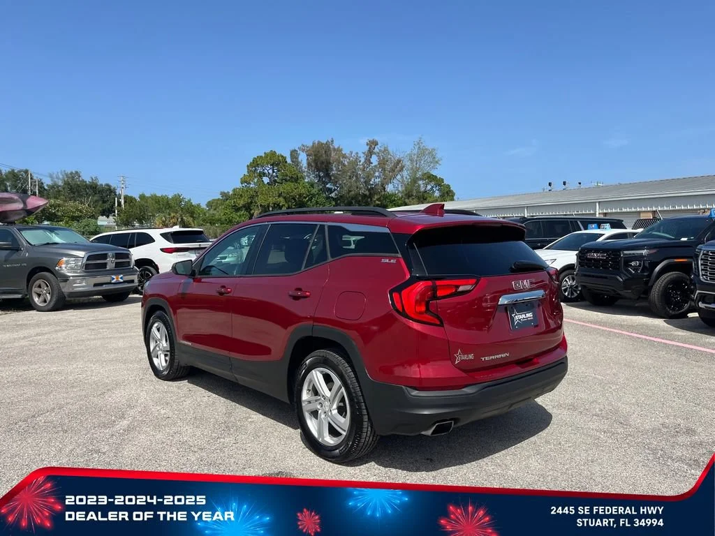 Used 2018 RED QUARTZ TINTCOAT GMC SLE image 5