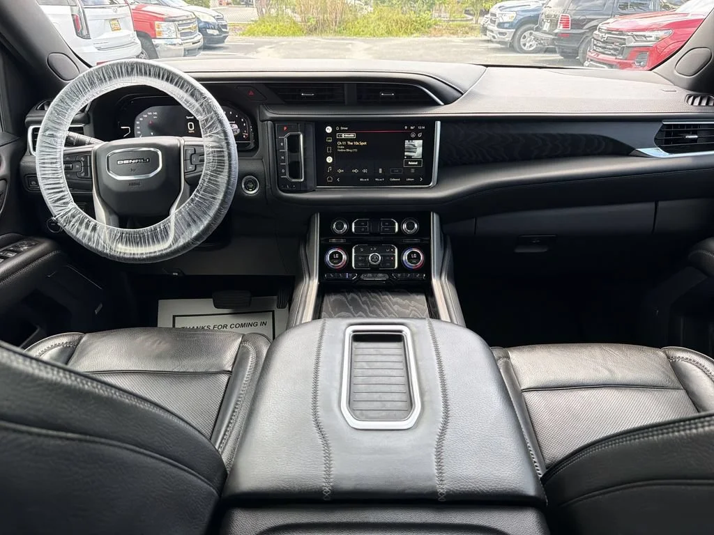 Used 2022 Onyx Black GMC Denali image 27