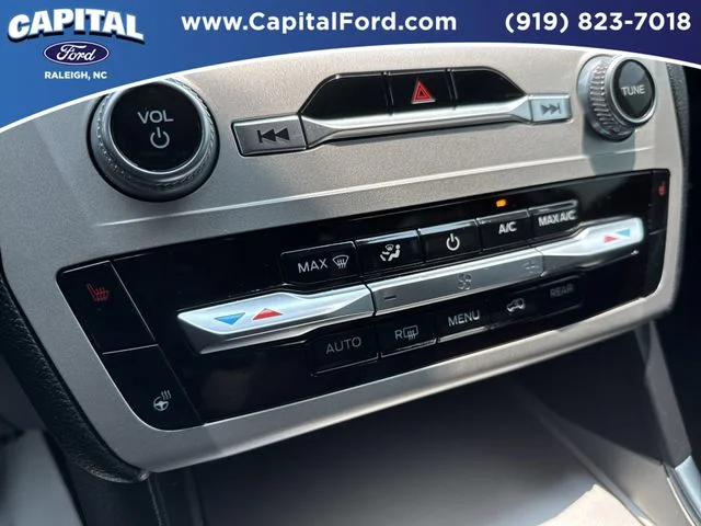 Used 2023 White Ford XLT image 29