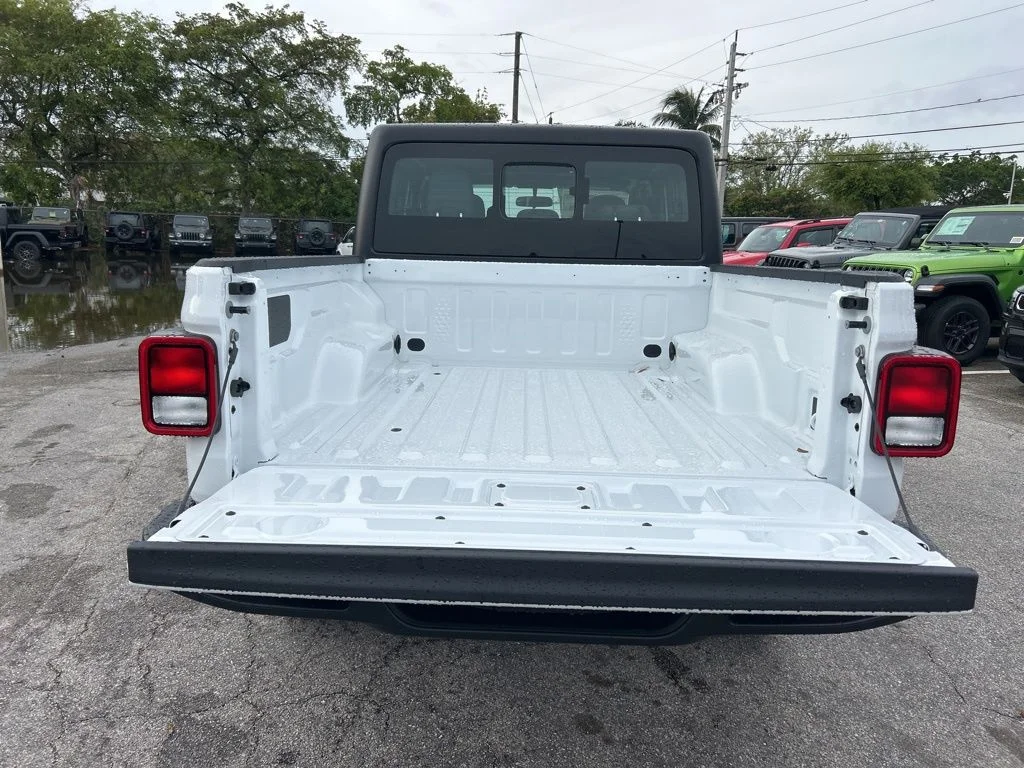 New 2026 Bright White Clear-Coat Exterior Paint Jeep Sport image 30
