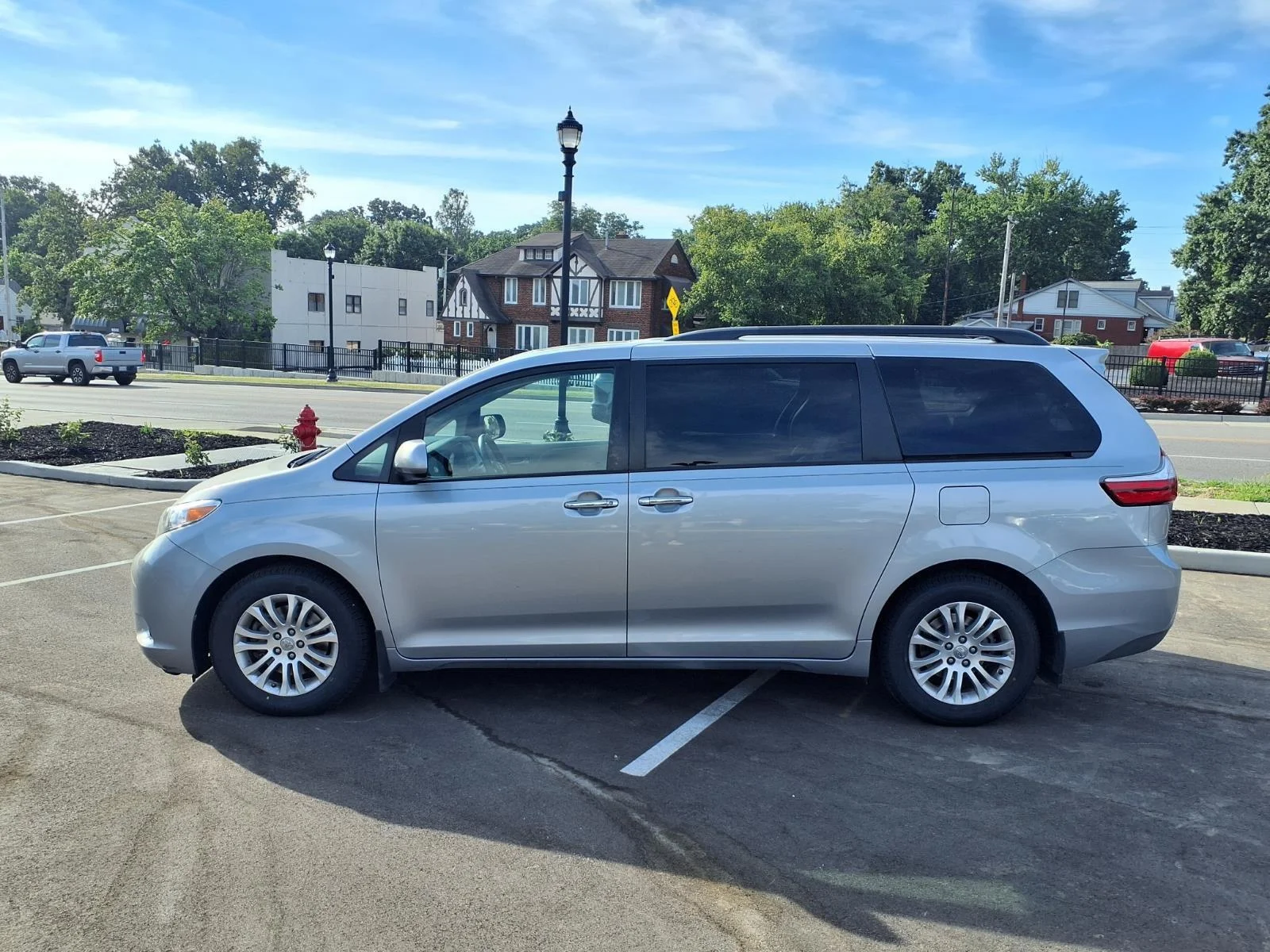 Used 2017 Silver Sky Metallic Toyota XLE 8-Passenger image 29