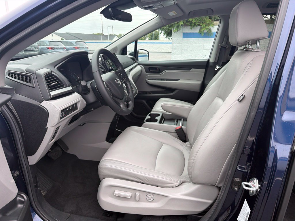 2024 Honda Odyssey EX-L - Photo 17