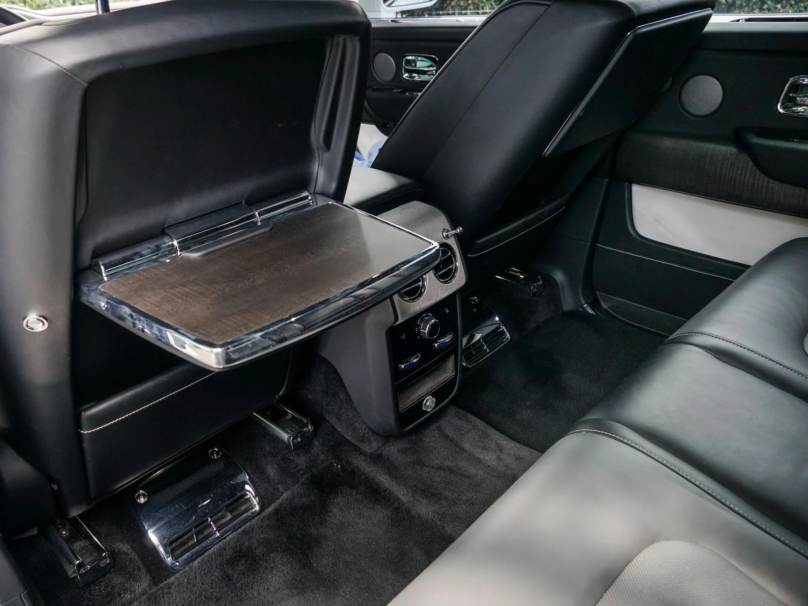 Certified Used 2024 Arctic White Rolls-Royce  image 25