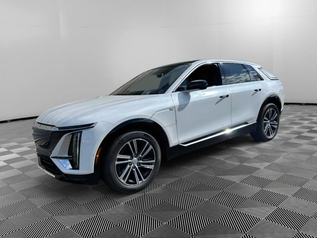2025 Cadillac Lyriq Luxury 2 AWD's photo