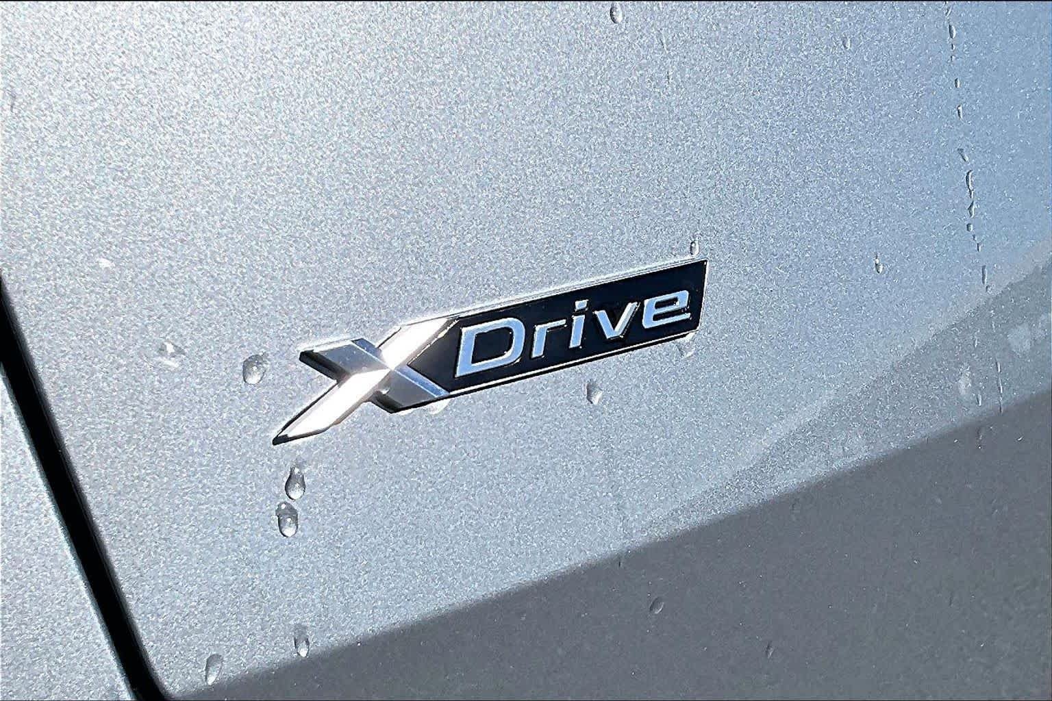 Used 2026 Skyscraper Grey Metallic BMW 30 xDrive image 15