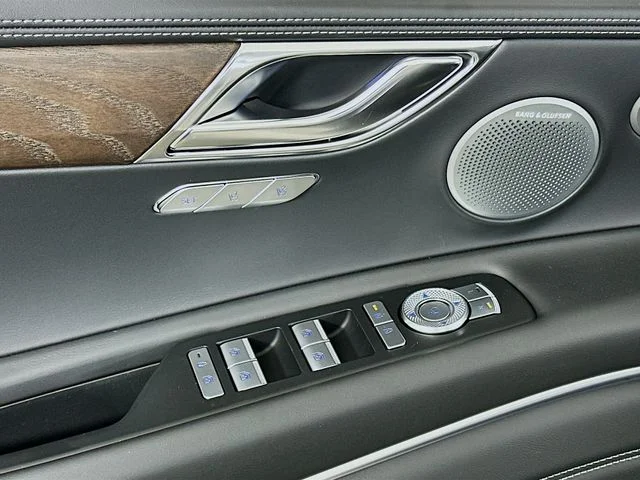 New 2025 White Genesis 3.5T Advanced image 11