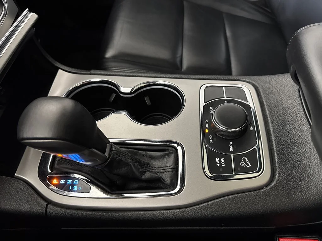 Used 2018 White Jeep Limited image 26