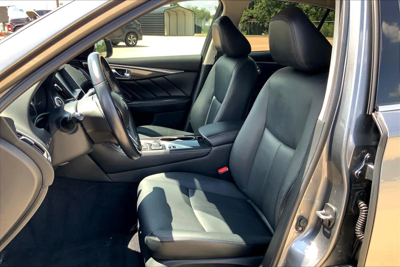 Used 2018 Graphite Shadow INFINITI 2.0t PURE image 8