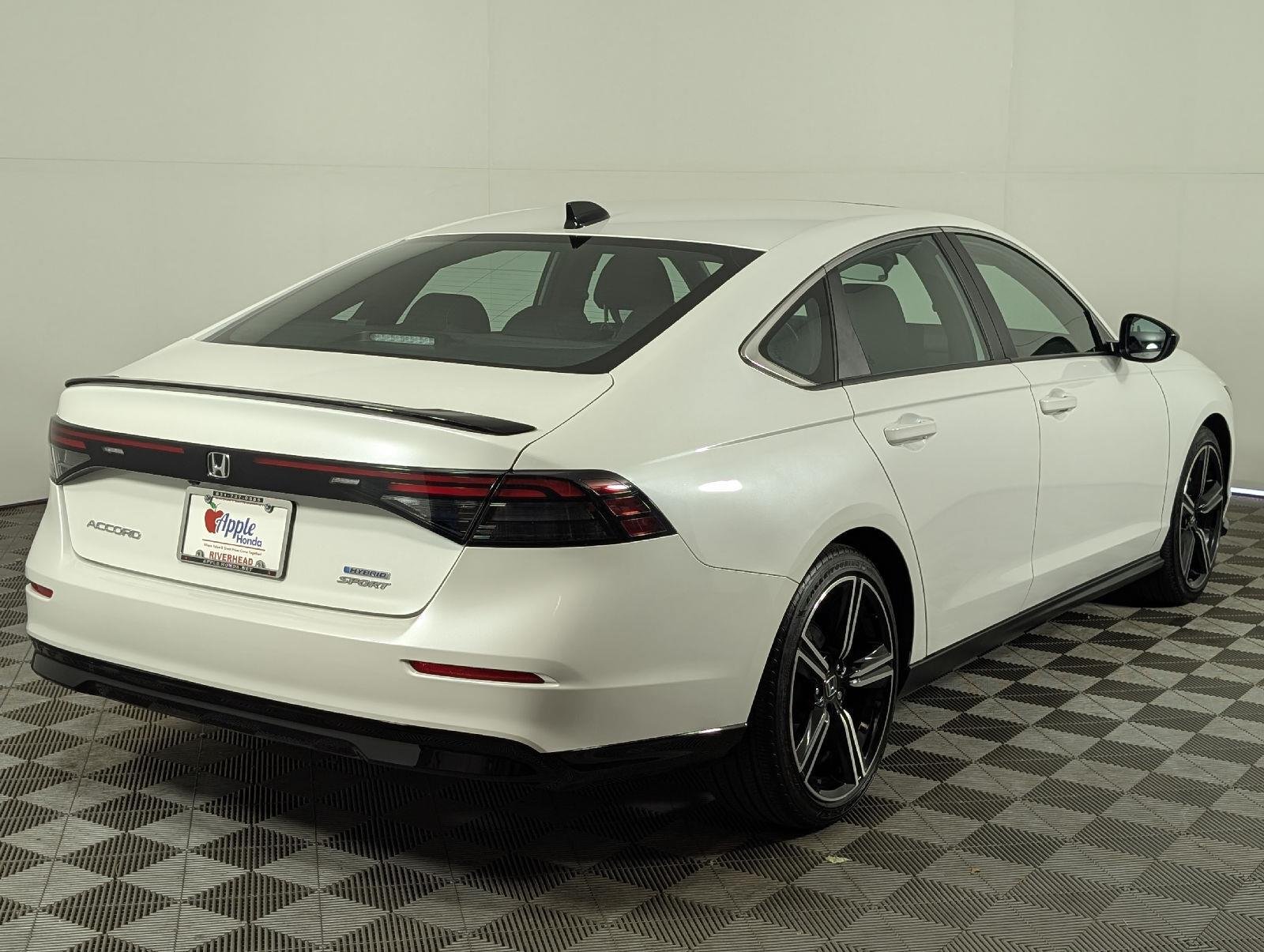 Used 2024 Platinum White Pearl Honda Sport image 6