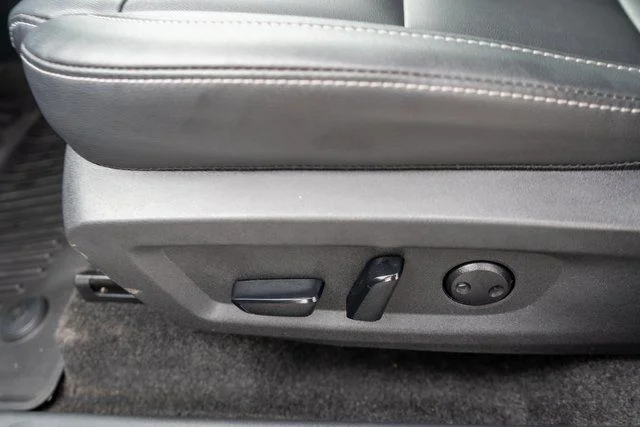Certified Used 2025 White Nissan SL image 25