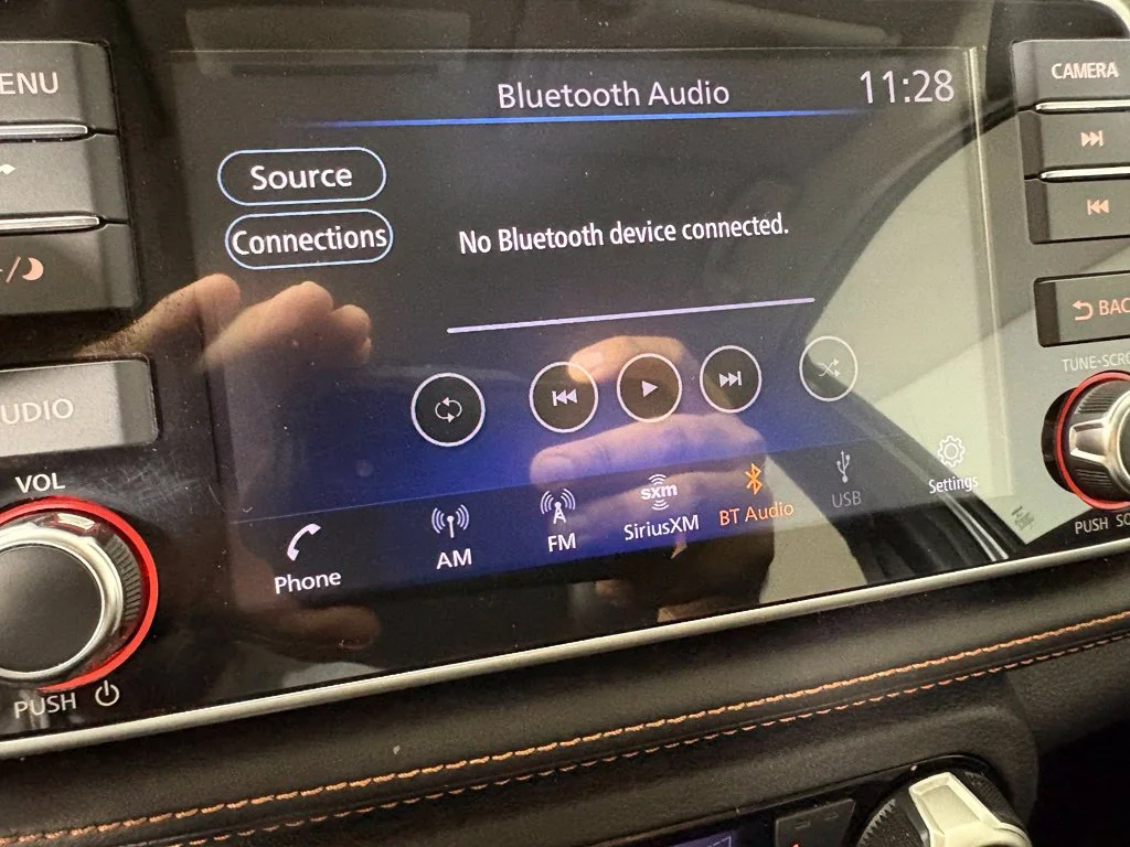 Used 2020 Gray Nissan SR image 33