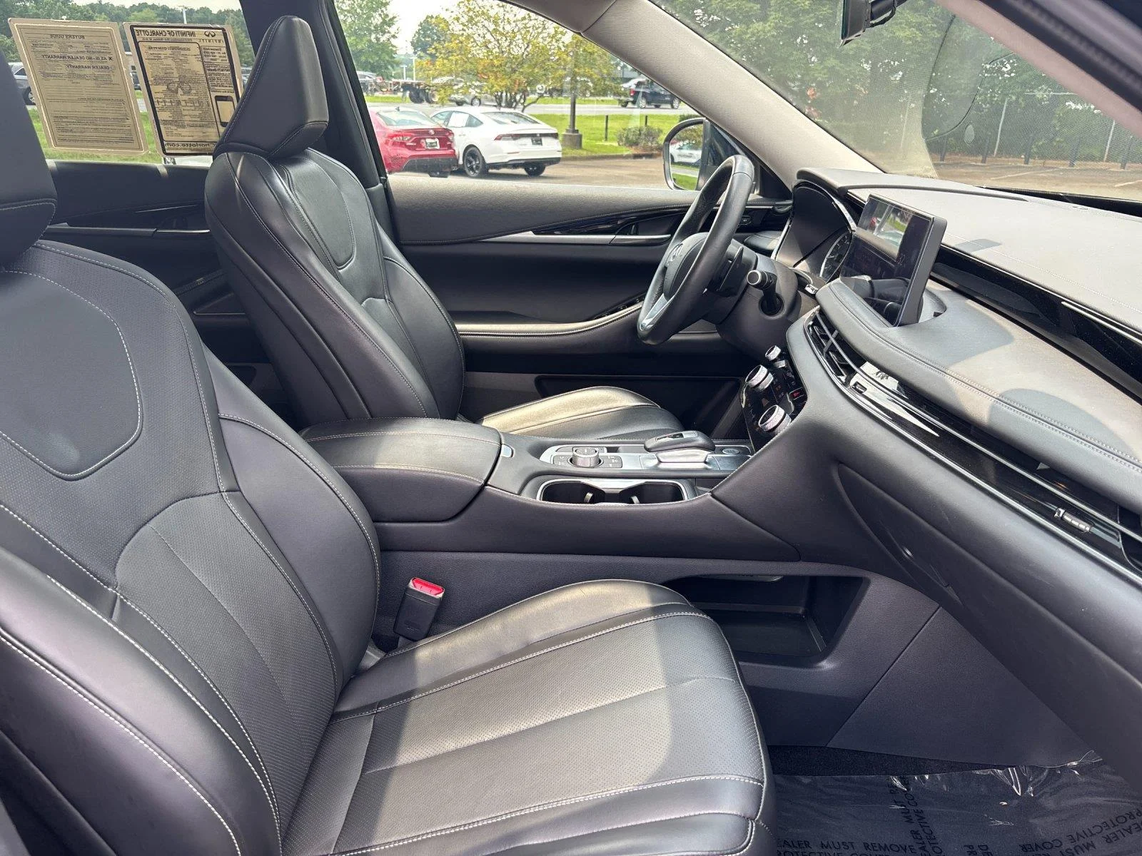 Certified Used 2025 Mineral Black INFINITI PURE image 40