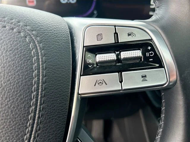 Used 2023 Black Kia S image 39