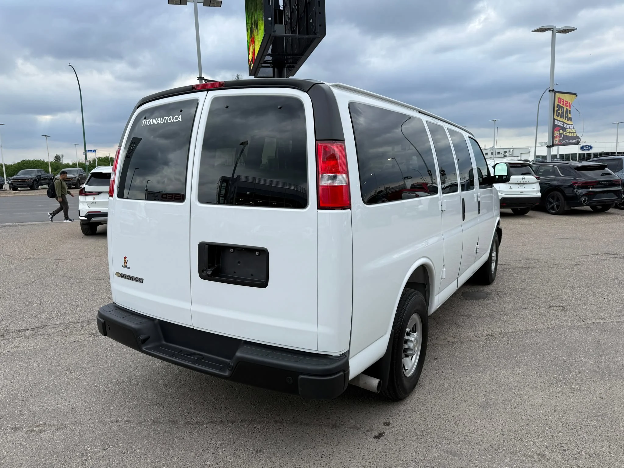 Certified Used 2025 Summit White Chevrolet LS Passenger*12 Pass | 6.6L V8 | Remote Start | Rear Climate | Htd Mirrors | Rubber Lined Flooring image 21