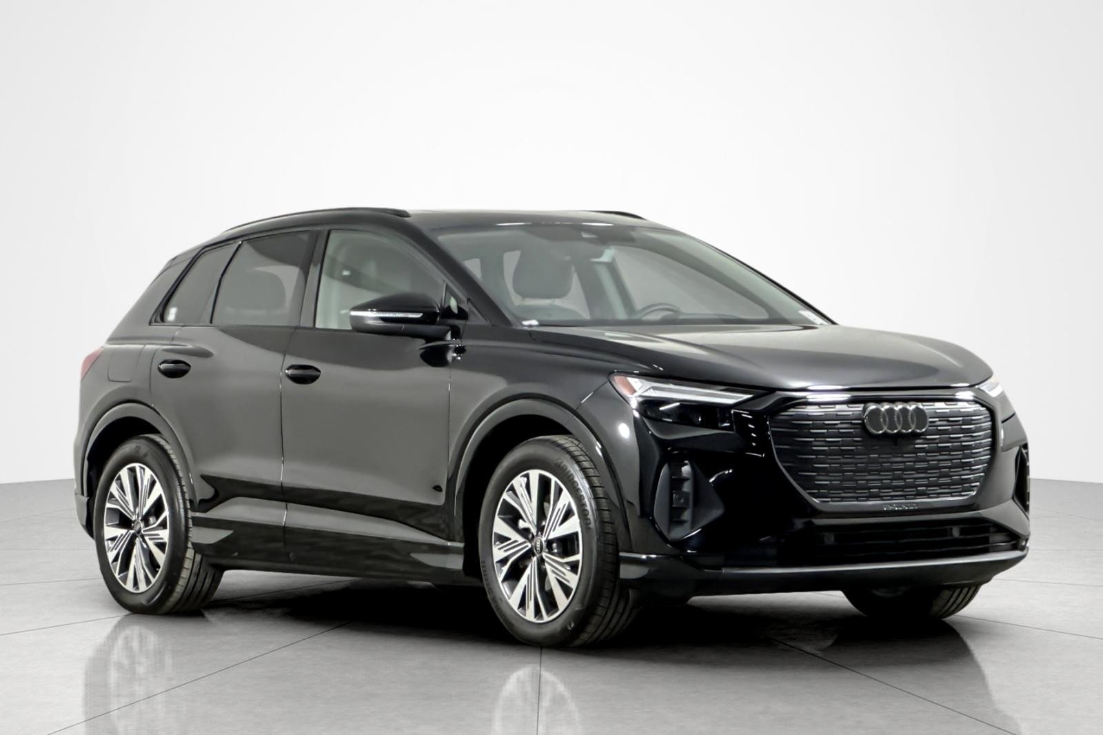 Used 2025 Mythos Black Metallic Audi Premium 45 RWD image 7