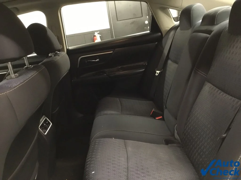 Used 2016 White Nissan 2.5 SV image 28