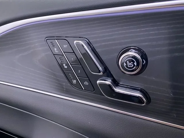 2025 Cadillac LYRIQ Sport 2 - Photo 17
