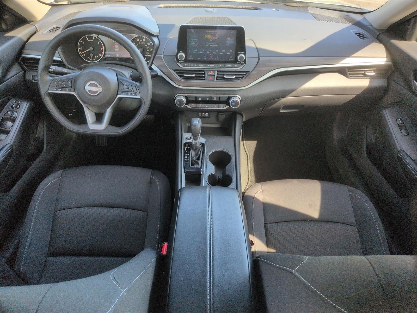 Used 2025  NISSAN SV image 32