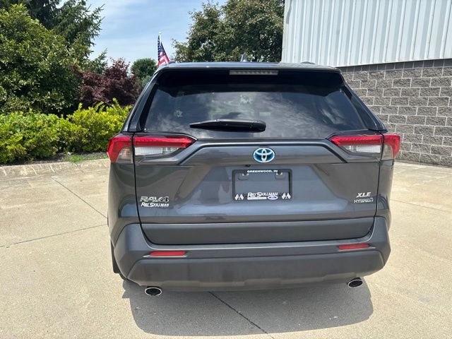 Certified Used 2022 Magnetic Gray Metallic Toyota XLE image 9
