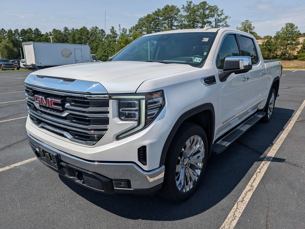 Used 2023 White GMC SLT image 25