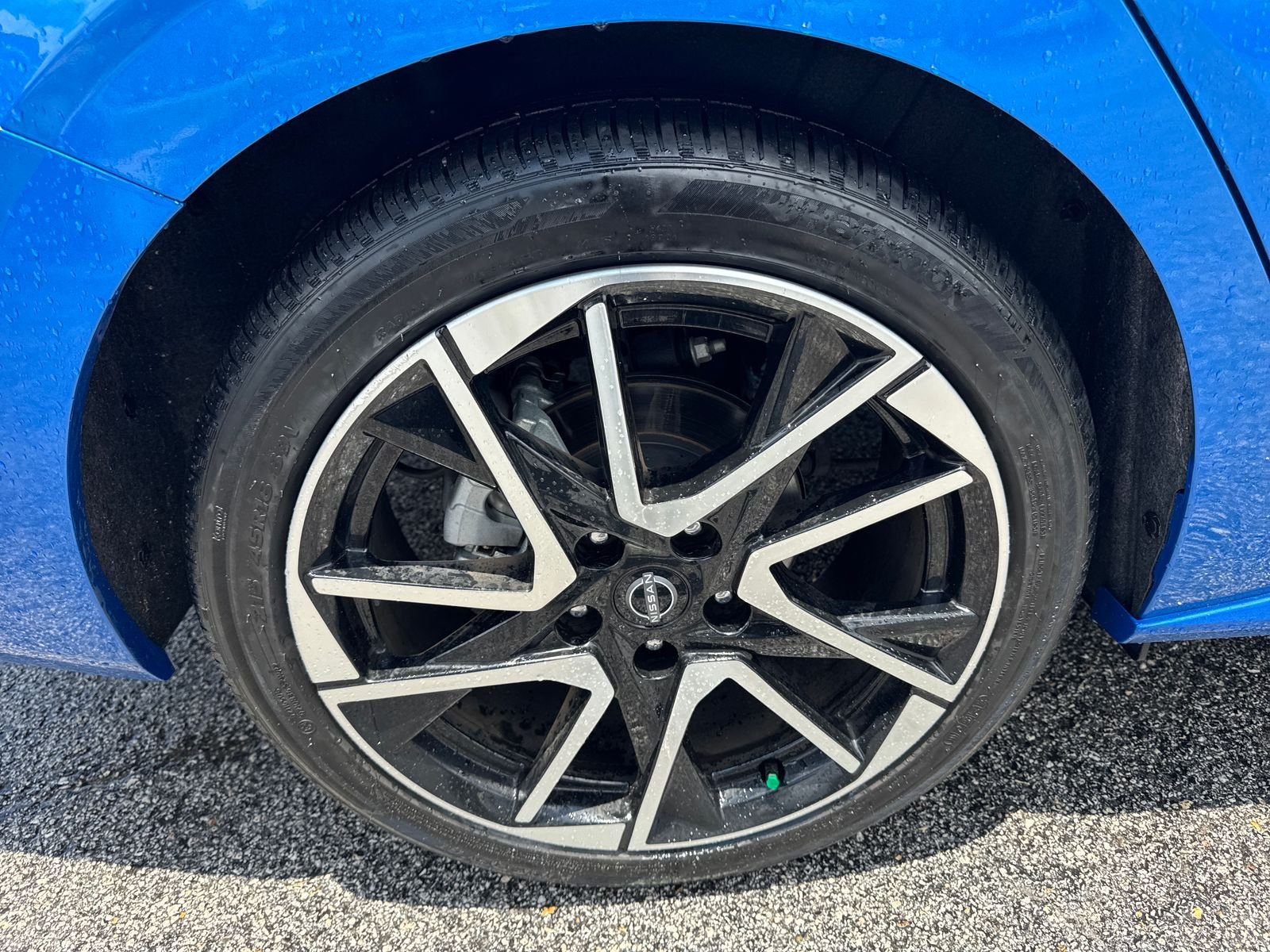 Used 2025 Electric Blue Metallic Nissan SR image 10
