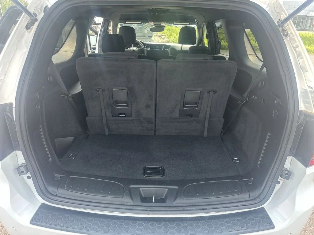 Used 2023 White Dodge SXT image 30