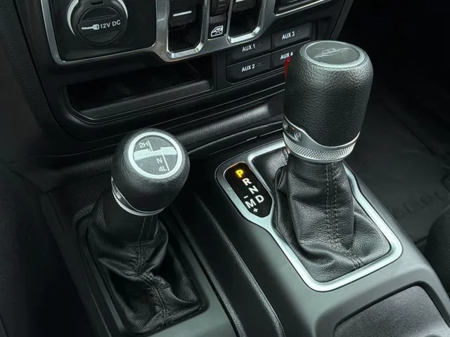 Used 2022 Black Jeep Willys image 27