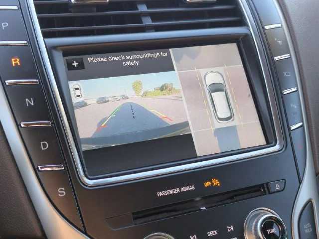 Used 2018 Black Lincoln Reserve image 22