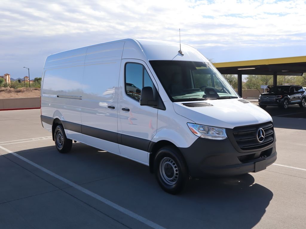 Used 2025 Arctic White Mercedes-Benz Cargo 170 WB image 3