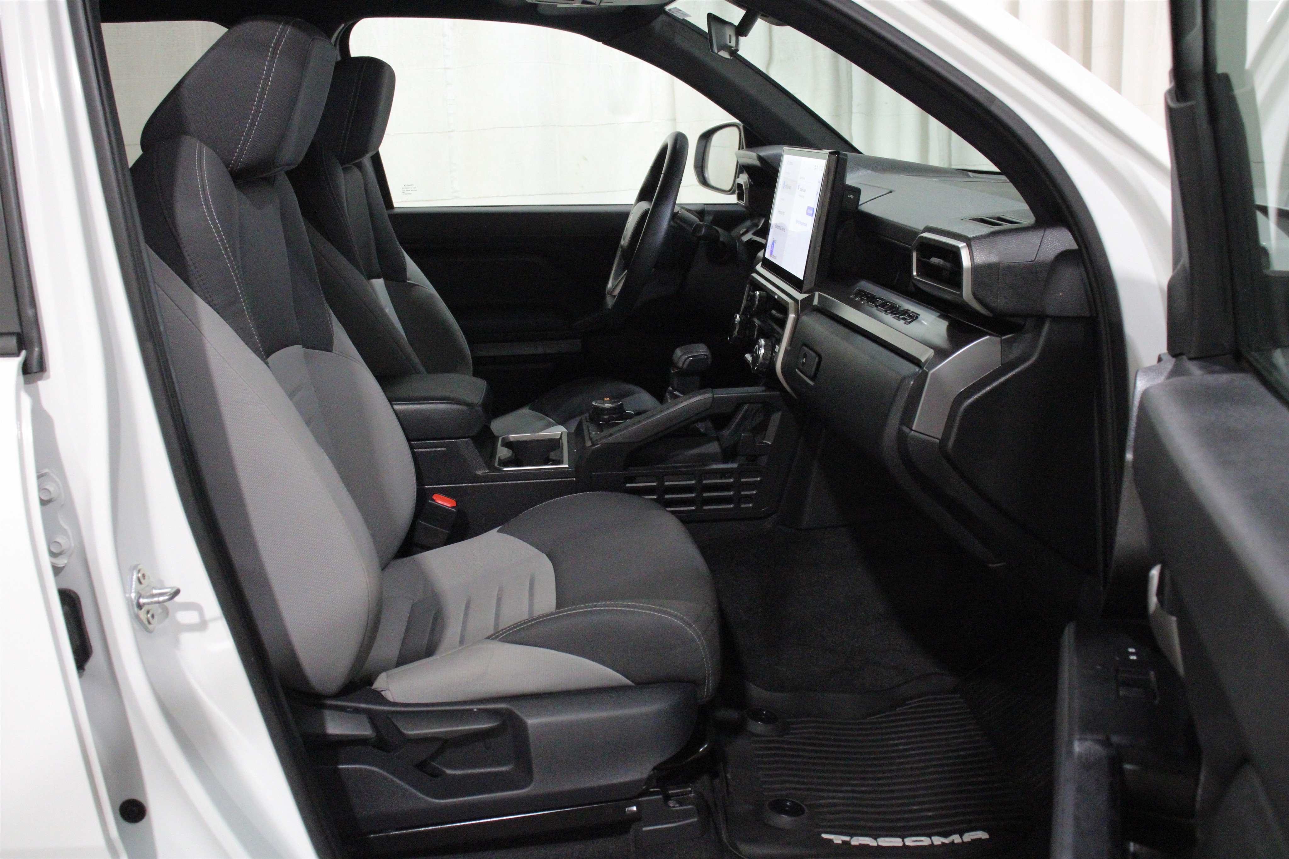 2025 Toyota Tacoma TRD Off Road - Photo 26