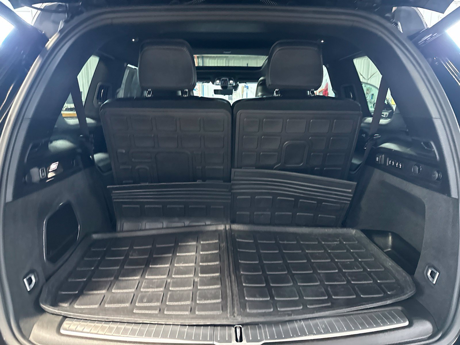 Used 2023 Black Jeep Overland image 33