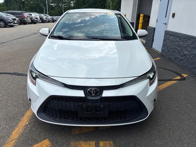 Used 2020 White Toyota LE image 2